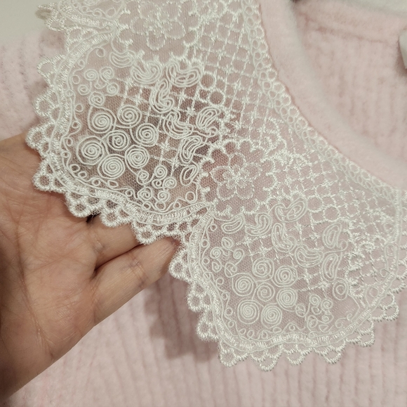 House Of Harlow 1960 Soft Pink Cardigan With Lace Collar - Picture 12 of 16